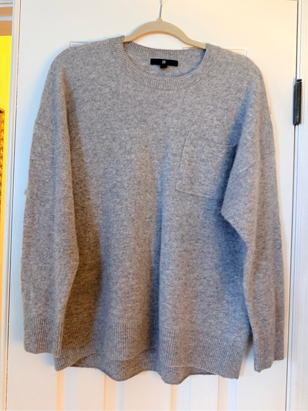 Banana Republic 100% Cashmere Heather Gray Crewneck Sweater with Chest Pocket